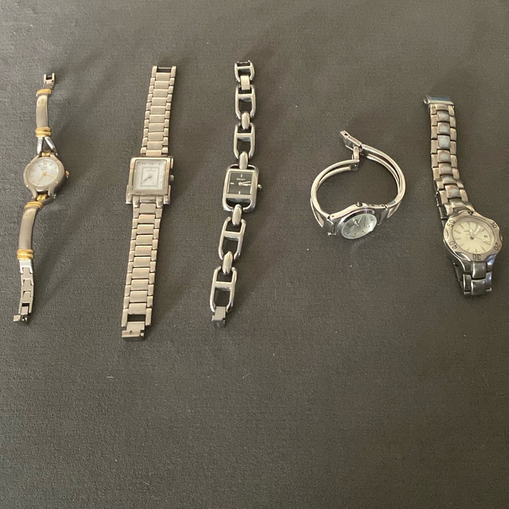 5 watches.   Good condition….